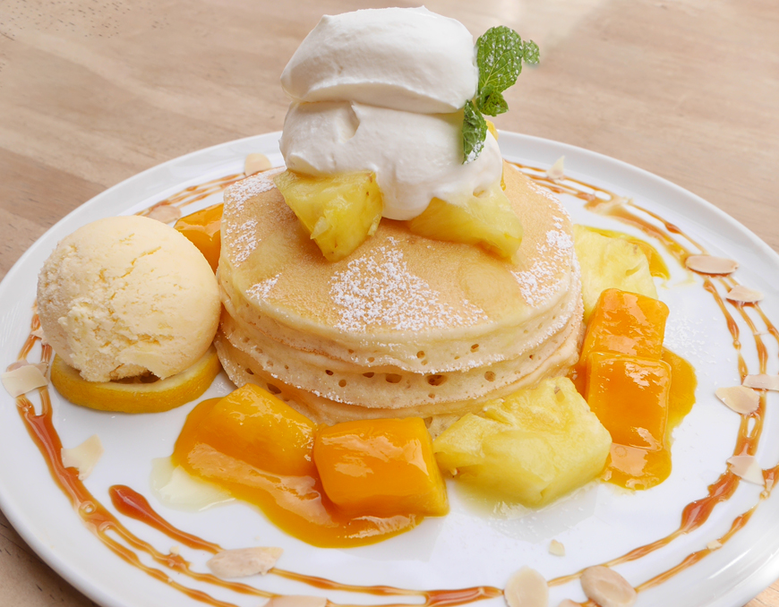 パインアイスとレモン生クリームのパンケーキ | パンケーキママカフェVoiVoi